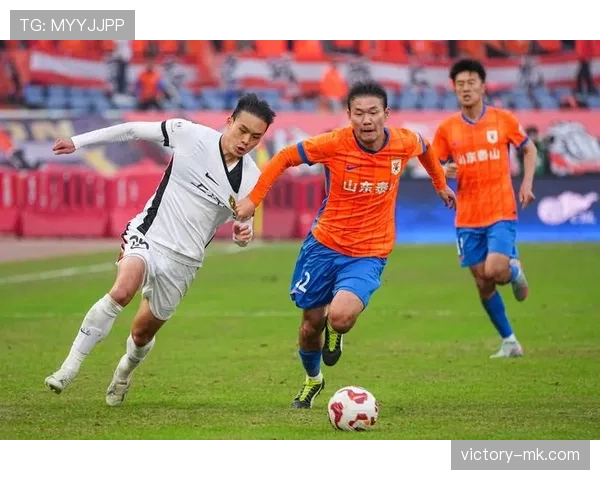 上海海港友谊赛圆满落幕，尽显强劲竞争力与足球激情
