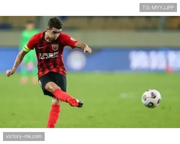 上海海港豪取三连冠,铸就辉煌新篇彰显足球竞争力 上海海港豪取三连冠,铸就辉煌新篇彰显足球竞争力