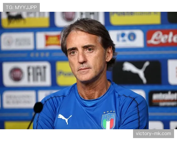 乔纳森·戴维与拉卡泽特:技术型前锋的战术角色对比