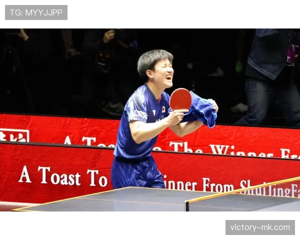 张本智和家里那桌乒乓球拍，比我房子还贵，真是有钱人的玩具啊！